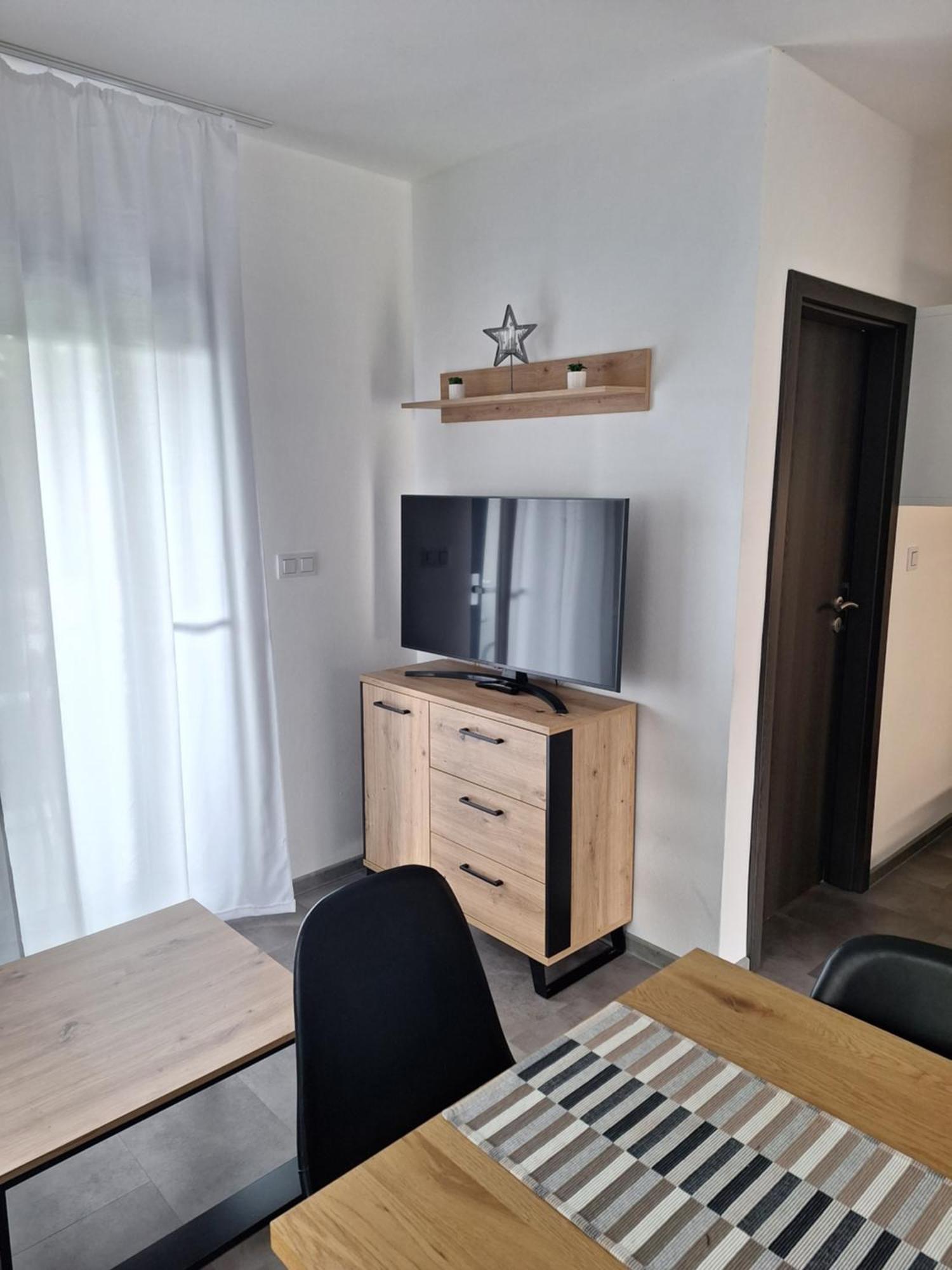 Mb Apartmany Lipno リプノ・ナト・ヴルタヴォウ エクステリア 写真